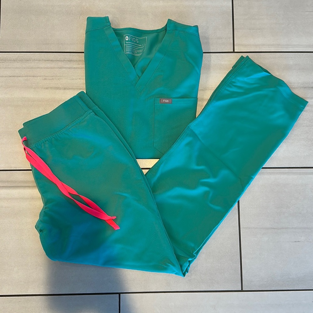 Figs Surgical Green Scrubs Small